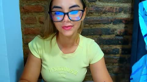 Snapshot of ladydi069 chatting on 05.28.26 Hello im lady nice to meet you online show from 05.28.26