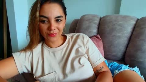Snapshot of ladydi069 chatting on 05.30.26 Hello im lady nice to meet you online show from 05.30.26