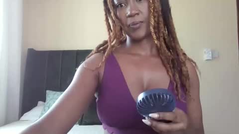 Snapshot of ladyhotpot chatting on 02.11.26 ladyhotpot online show from 02.11.26