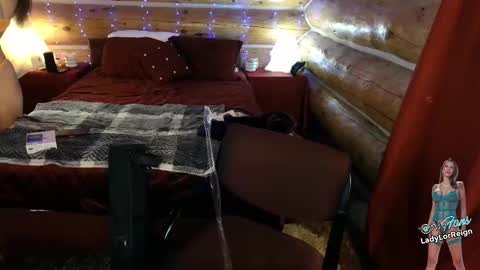 Snapshot of ladylorreign chatting on 01.08.26 ladylorreign online show from 01.08.26