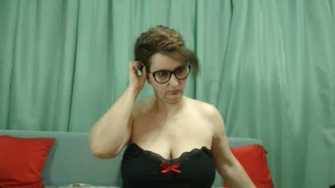 Nicole.... online show from 02.25.26