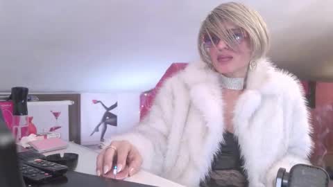Snapshot of ladyoxana chatting on 02.15.26 Oxana online show from 02.15.26