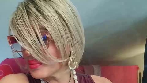 Snapshot of ladyoxana chatting on 03.29.26 Oxana online show from 03.29.26