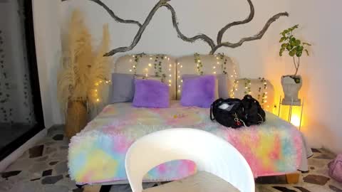 Lady  online show from 12.15.25