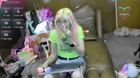 Skinnygirl online show from 11.13.25