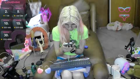 Skinnygirl online show from 11.17.25