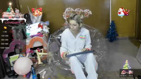 Skinnygirl online show from 12.14.25