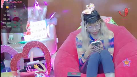 Skinnygirl online show from 04.04.26