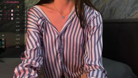 Snapshot of laflamebella chatting on 12.25.24 Bella online show from 12.25.24