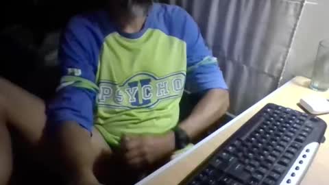 Snapshot of lagenovadura chatting on 04.27.26 La Genova esta Dura beard boy male dick mastubate latinosexy latinohot latino glasses mature strong stronglegs online show from 04.27.26