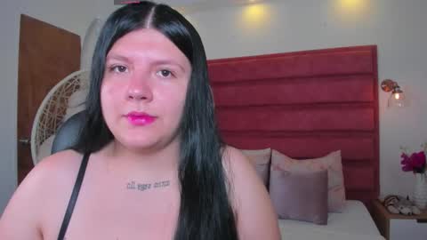 Snapshot of laia_hamilton chatting on 11.21.25 laia_hamilton online show from 11.21.25