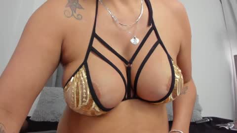 Snapshot of lailacastillomilf chatting on 01.14.25 Lailacastillo online show from 01.14.25