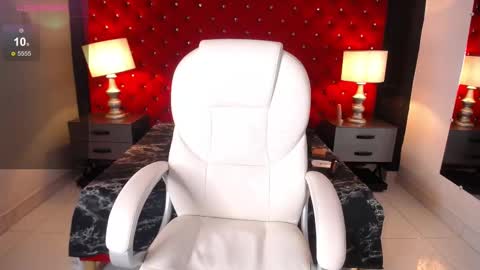 Laila Stilwills online show from 09.10.25