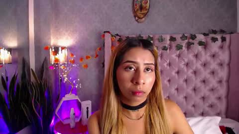 Laila Stilwills online show from 11.22.25