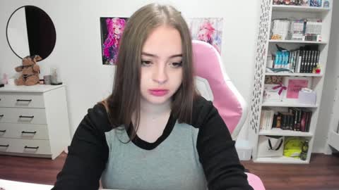 Kira online show from 01.10.25