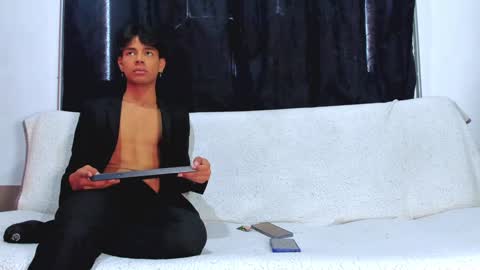 Snapshot of laisy_fox chatting on 01.02.25 Laisy fox online show from 01.02.25