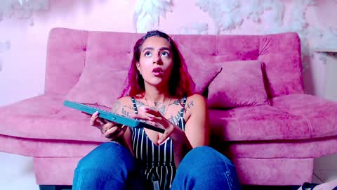 Snapshot of laisy_fox chatting on 02.03.25 Laisy fox online show from 02.03.25