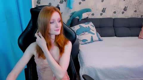 Snapshot of laksmrrr chatting on 10.17.25 Lu Alex online show from 10.17.25