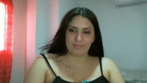 Snapshot of lala_gomez01 chatting on 12.05.24 laura gomez online show from 12.05.24