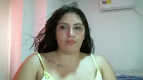 Snapshot of lala_gomez01 chatting on 01.04.25 laura gomez online show from 01.04.25