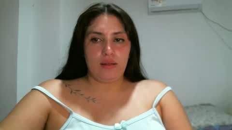 Snapshot of lala_gomez01 chatting on 01.08.25 laura gomez online show from 01.08.25