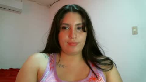 Snapshot of lala_gomez01 chatting on 02.13.25 laura gomez online show from 02.13.25