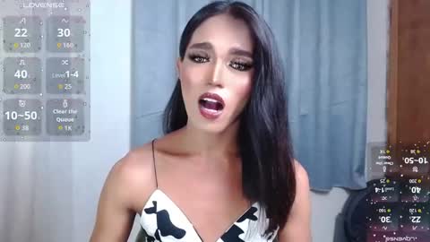 Snapshot of lala_moves chatting on 05.27.26 Joxie online show from 05.27.26