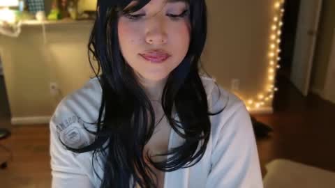 Snapshot of laligomez chatting on 12.28.24 Lali Gomez online show from 12.28.24