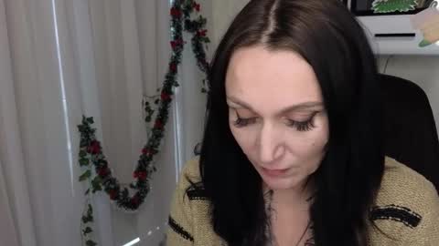 Snapshot of lalyaskyy chatting on 12.18.25 Lalya online show from 12.18.25