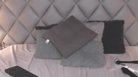 Laly Castro online show from 12.29.24