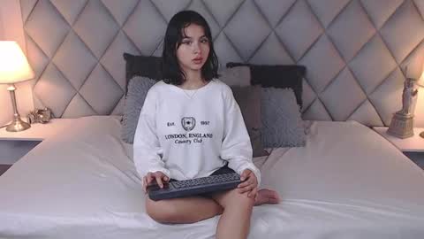 Laly Castro online show from 01.21.25