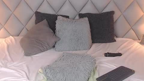 Laly Castro online show from 01.29.25