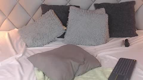 Laly Castro online show from 01.30.25