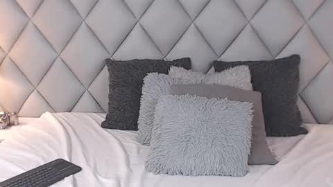 Laly Castro online show from 02.05.25