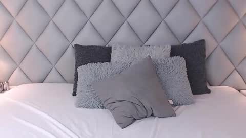 Laly Castro online show from 02.06.25