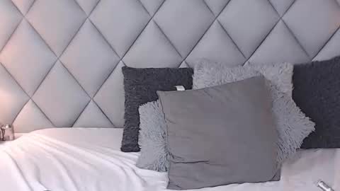 Laly Castro online show from 02.06.25