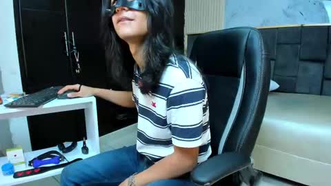 Snapshot of lamberthouse chatting on 10.13.25 Bella Dante online show from 10.13.25