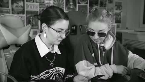 just call me Lana  and her security online show from 01.31.25