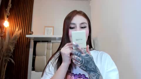 Lana     igauroraaaaaaaaa 1 online show from 10.17.25