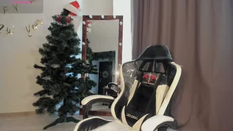 Lana online show from 02.17.25