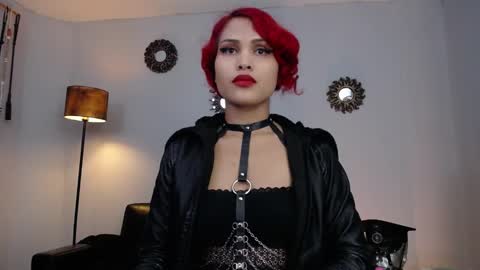 Snapshot of lanadoux_ chatting on 01.12.25 Mistress Lana online show from 01.12.25