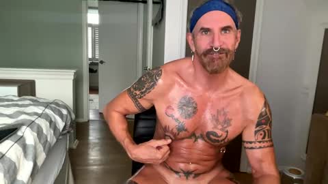 Snapshot of lancedad1 chatting on 12.01.24 Lance online show from 12.01.24