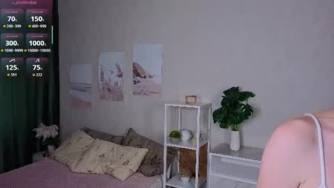 Snapshot of laniehohenberger chatting on 07.10.26 Hello everyone Im Gena online show from 07.10.26