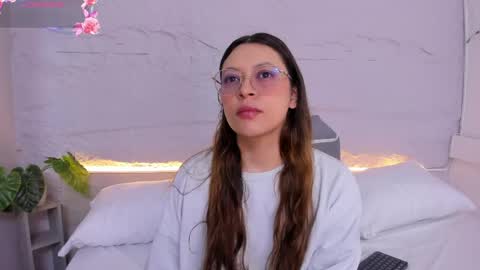 Snapshot of lanna_18_ chatting on 04.13.26 Lanna online show from 04.13.26