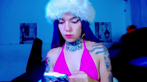 Snapshot of lannie_gonzales chatting on 05.11.26 LANNIE online show from 05.11.26