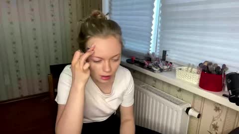 Snapshot of lanniecastellow chatting on 03.31.26 Hello My name is Lola online show from 03.31.26