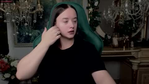 Snapshot of lara_benson_ chatting on 12.02.25 lara_benson_ online show from 12.02.25