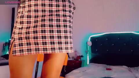 Lara Brunette  online show from 12.04.24