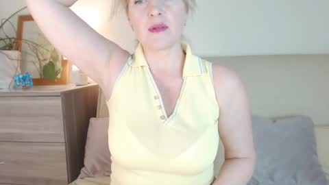 lara_fisher online show from 02.25.25