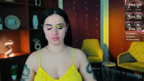 Snapshot of lara_moon1 chatting on 05.19.26 your dream online show from 05.19.26
